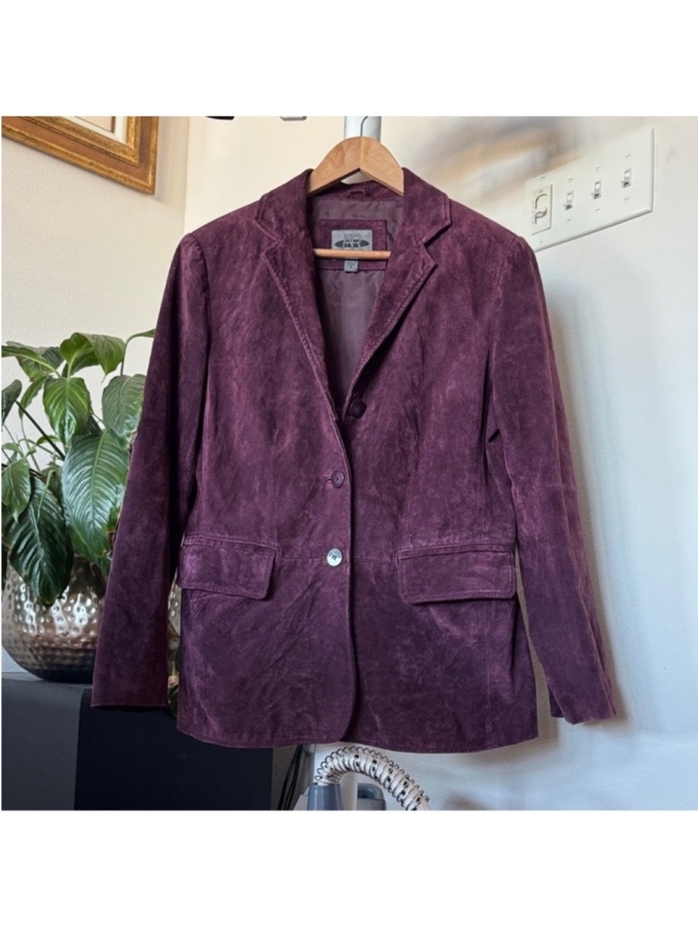 Women’s Purple Suede Leather Blazer Jacket Sz S Three buttons closure